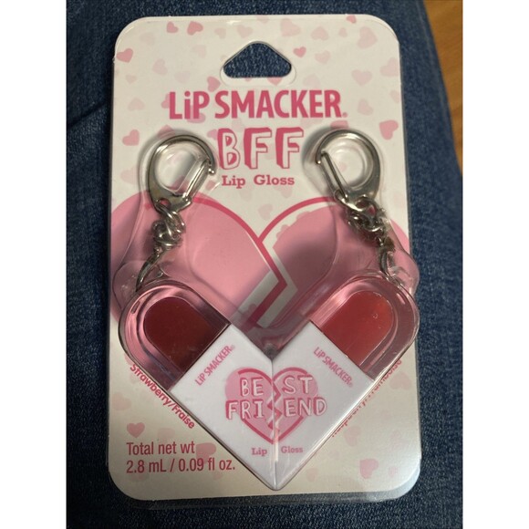 Lip Smacker BFF Lip Gloss Best Friend Set in Raspberry & Strawberry - W Keychain - Picture 3 of 3